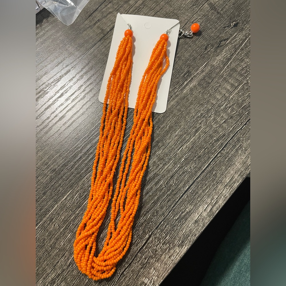 Beaded necklace orange